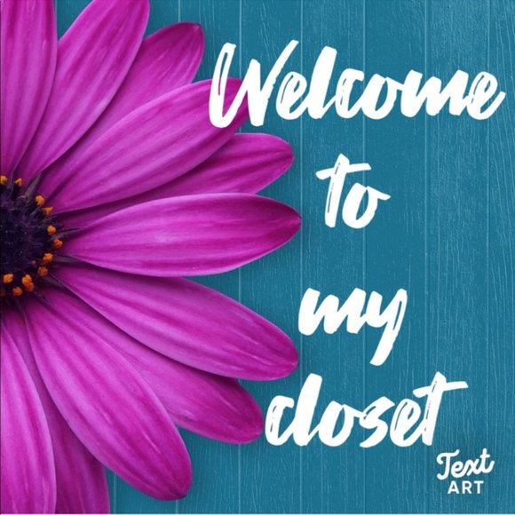 Meet your Posher, Monica - Picture 1 of 5